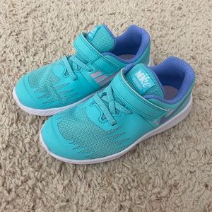 NiKE Like New running shoes/sneakers size 10C